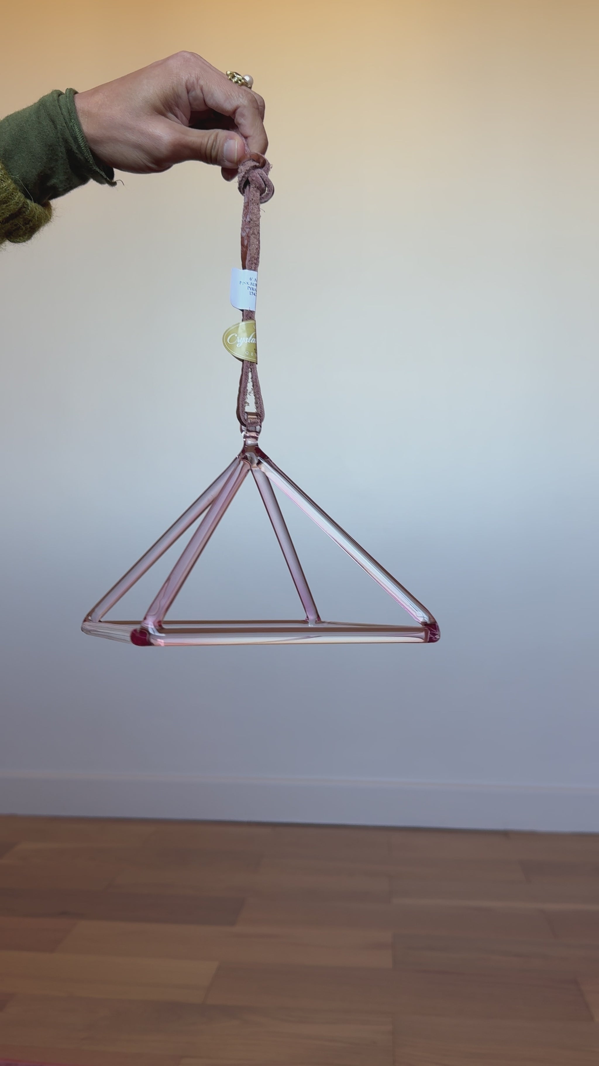 Pyramide Pink Aura Gold 6" – A+45.