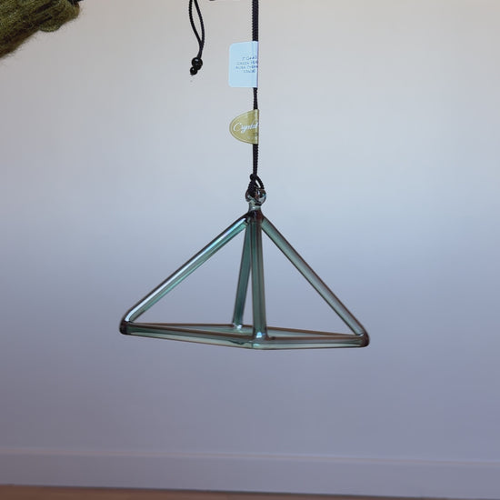 Pyramide Green Heart Aura 5" – G# +40.