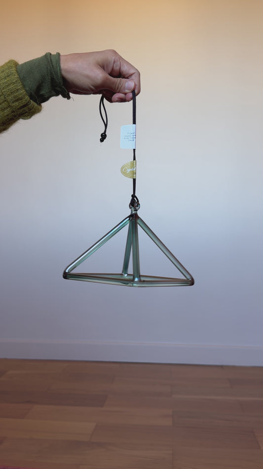 Pyramide Green Heart Aura 5" – G# +40.